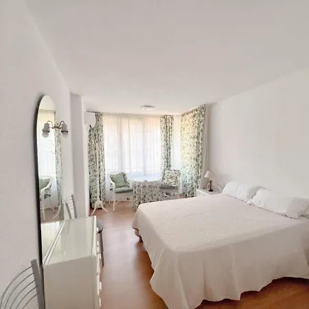En Apartment *
